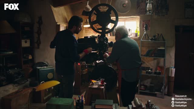 Toprak ve Yaşar emektarın yanında...